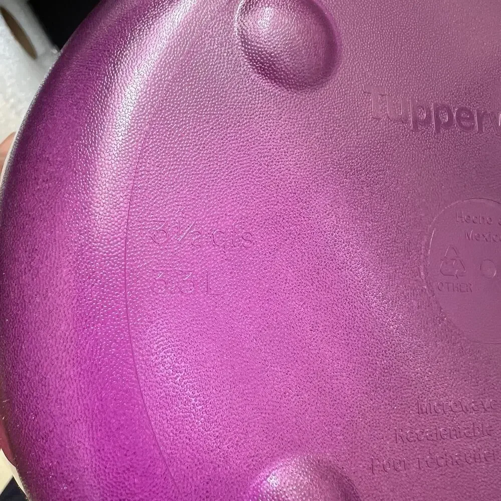 NEW Tupperware Microwave Round Rock N Serve 3.3L 3.5 qtr Purple Sheer With Lid